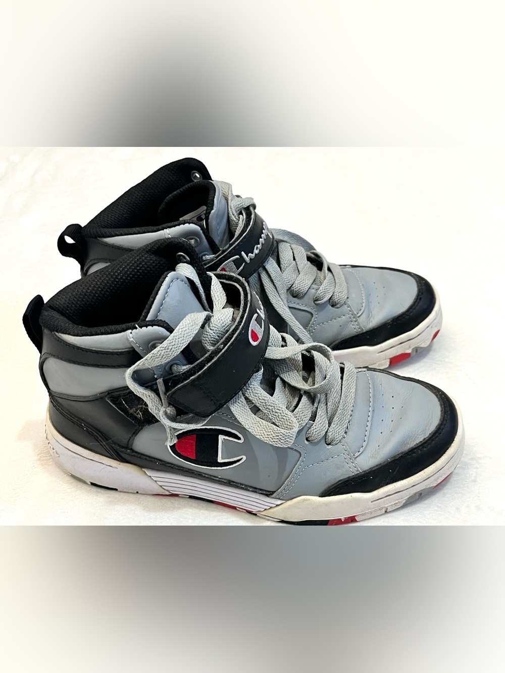 Champion Kids Light Gray & Black High-Top Sneakers with Red Accents Boys Size 4 - Picture 4 of 16